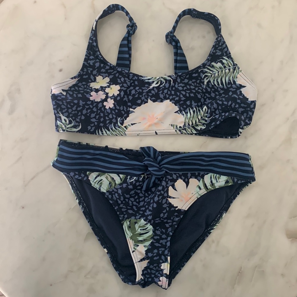 ROXY girls size 10/M